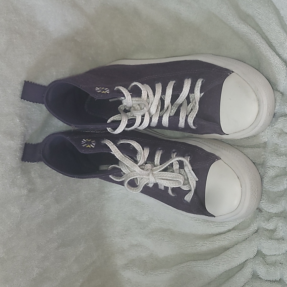 Women Converse navy blue